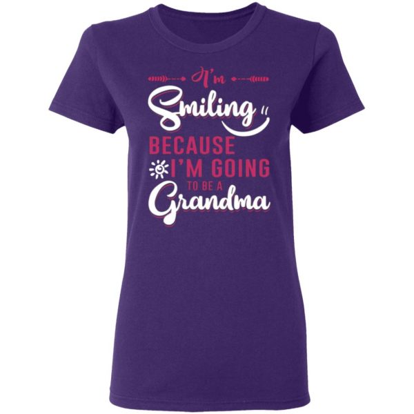 im smiling because im going to be a grandma t shirts long sleeve hoodies 11